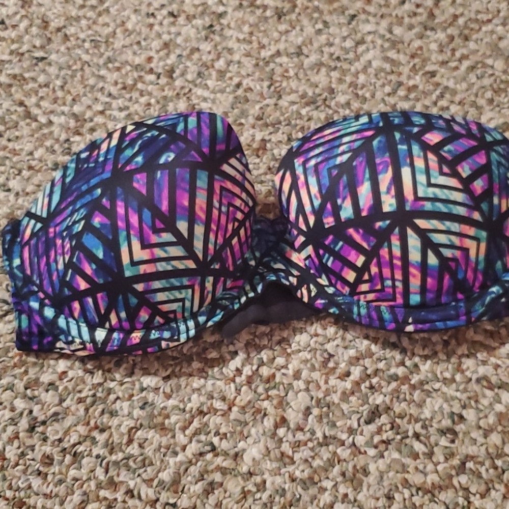 Strapless pink bra